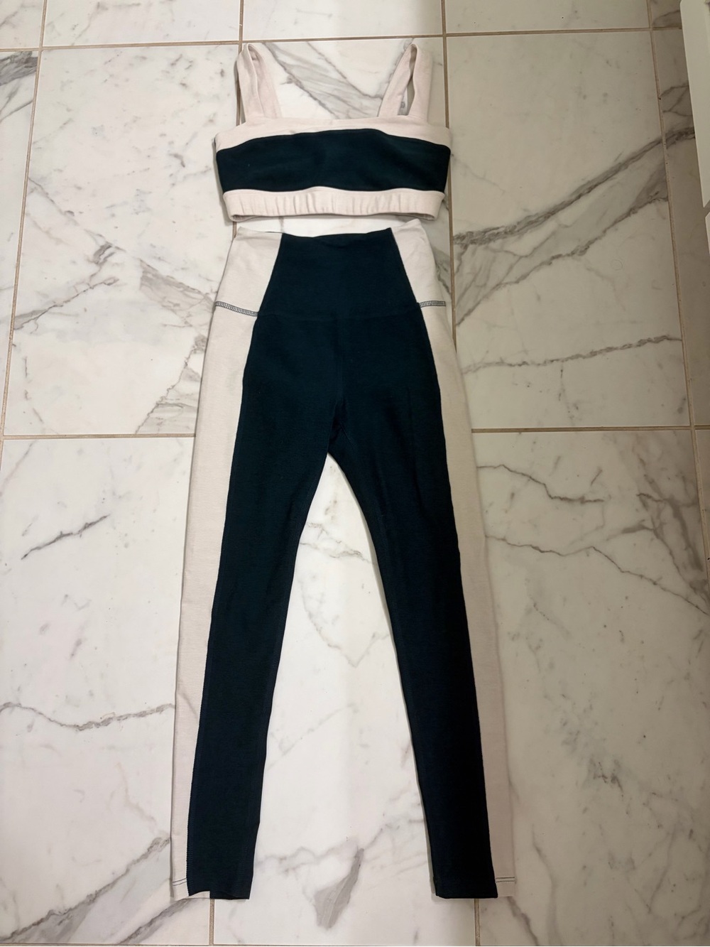 Beyond Yoga Spacedye Sports Bra & Leggings Set - Dark Spruce and Eggshell S - Picture 2 of 4